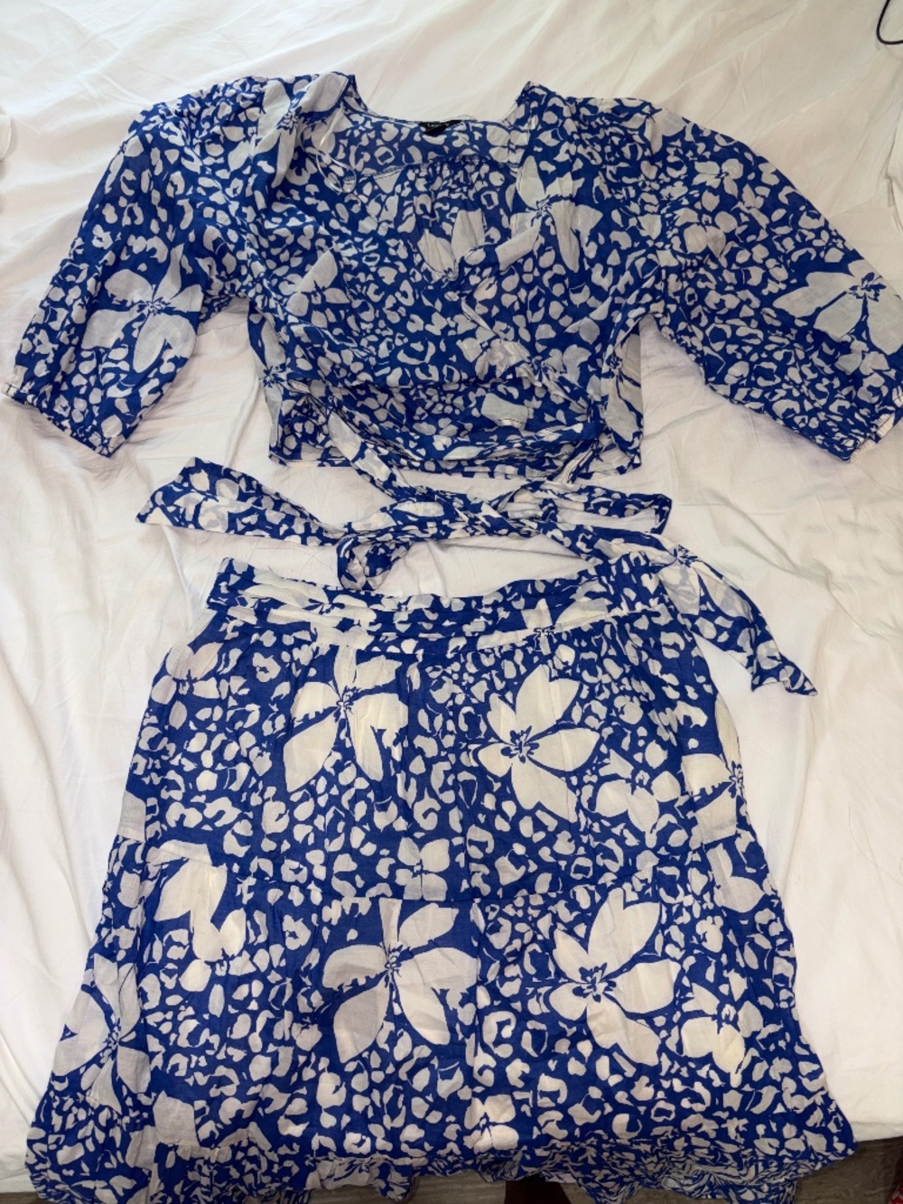 NWOT LINDEX crop top and skirt